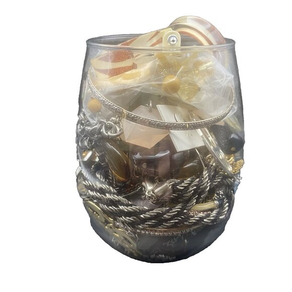 Vintage to Modern Wearable Costume Jewelry Mystery Lot 1.3 Lb Mixed Materials - Picture 3 of 9